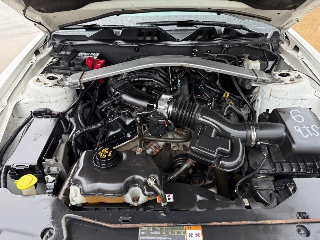 Ford Mustang V6 Convertible 2012