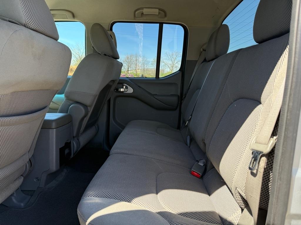 Nissan Frontier SE Crew Cab 4WD 2010