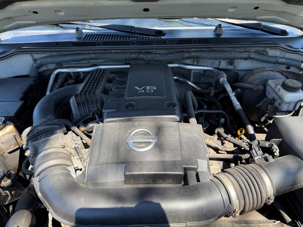 Nissan Frontier SE Crew Cab 4WD 2010