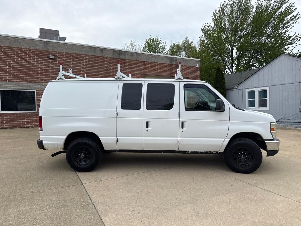 Ford Econoline E-250 2008