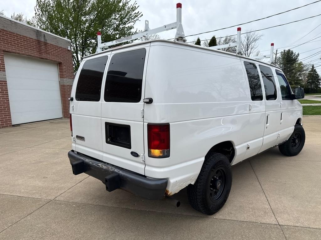 Ford Econoline E-250 2008