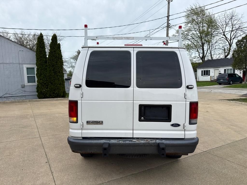 Ford Econoline E-250 2008