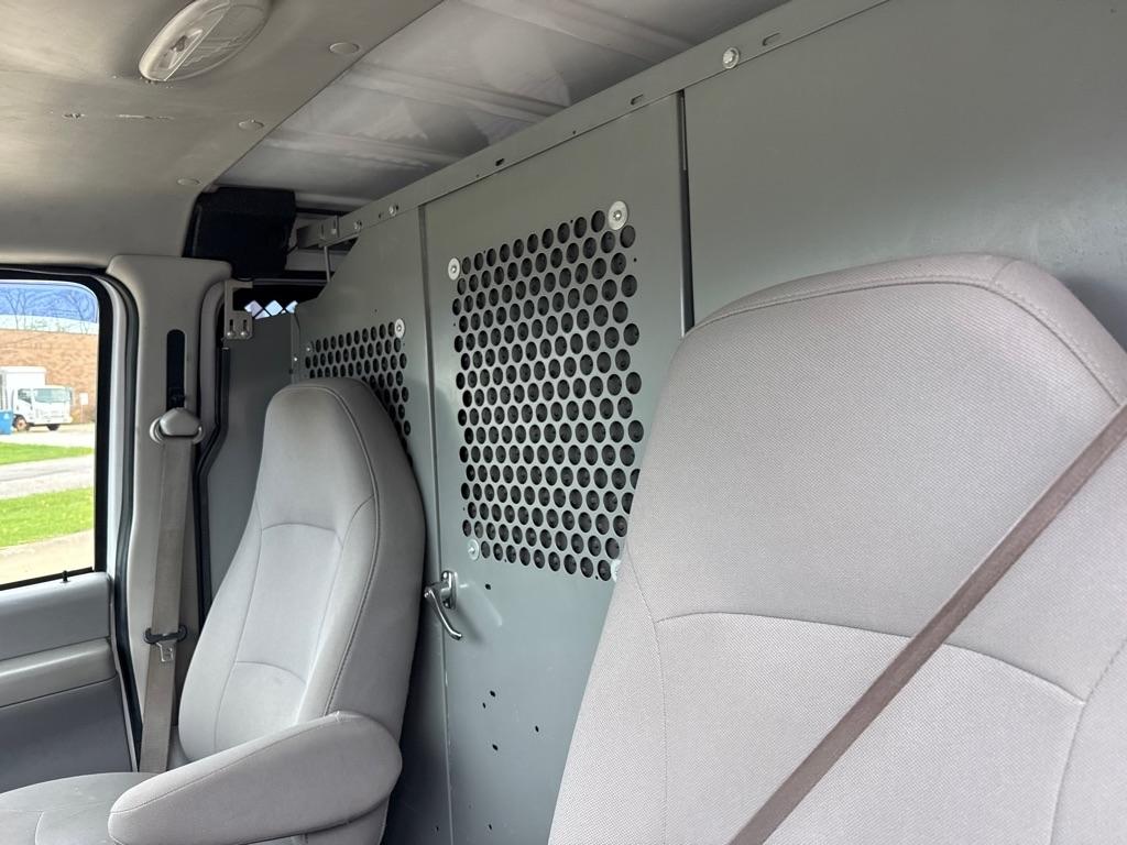 Ford Econoline E-250 2008