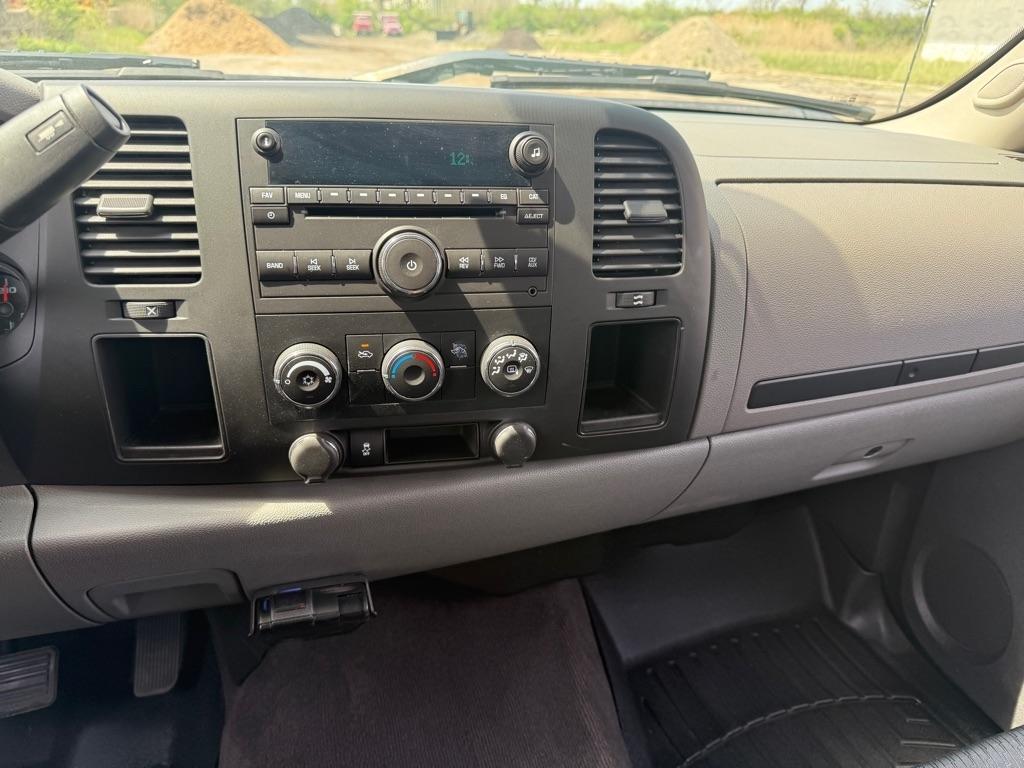 Chevrolet Silverado 1500 LS Extended Cab 2WD 2013