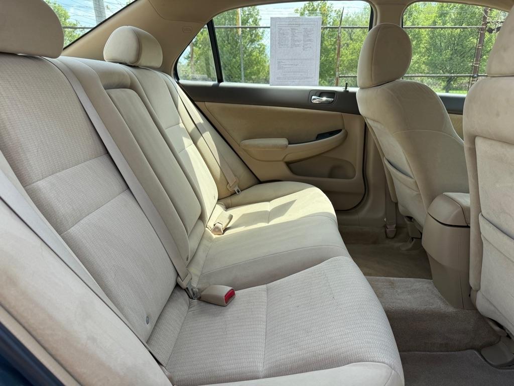 Honda Accord LX sedan AT 2005