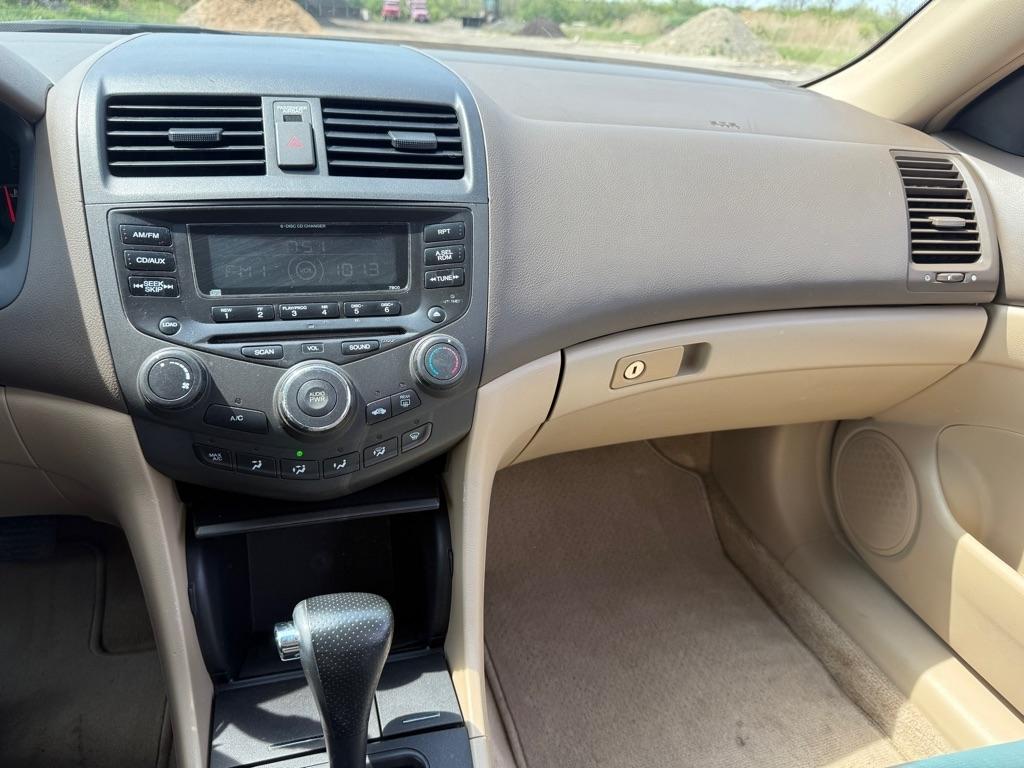 Honda Accord LX sedan AT 2005