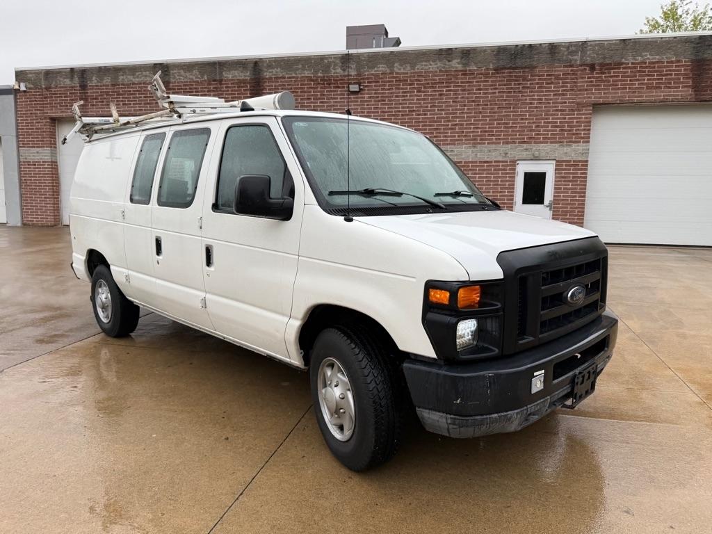 Ford Econoline E-250 2010