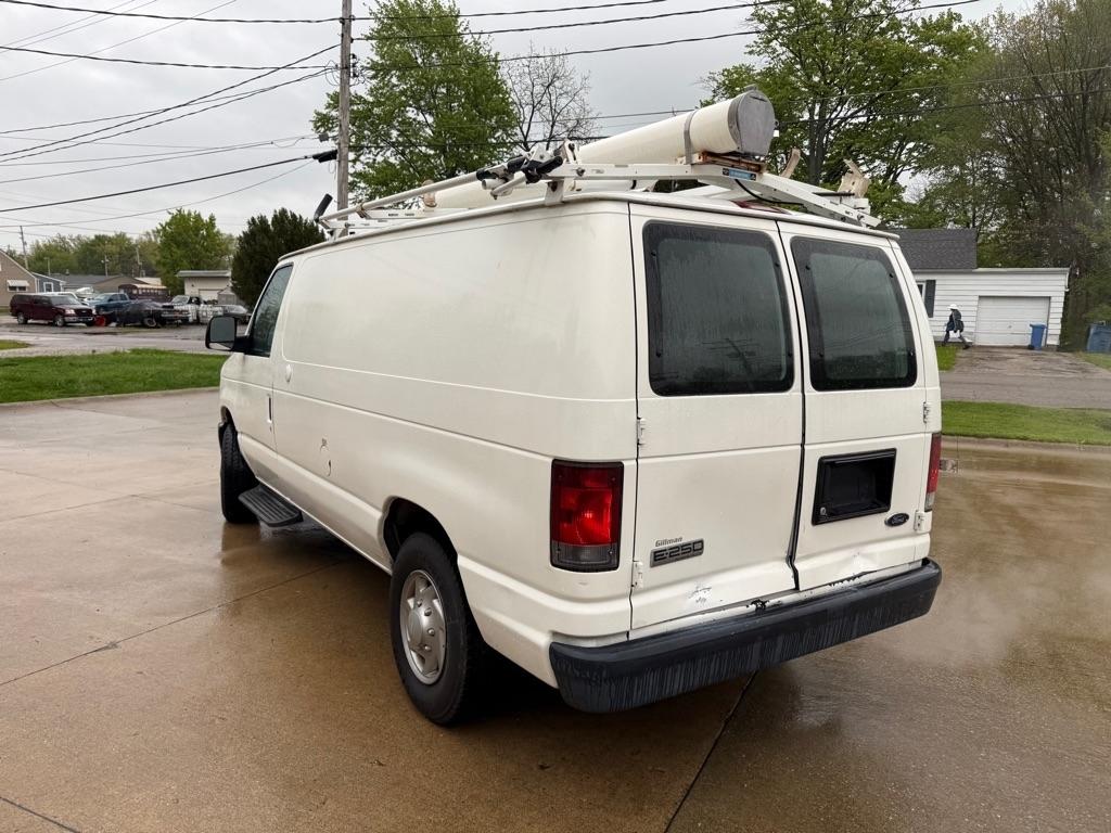 Ford Econoline E-250 2010