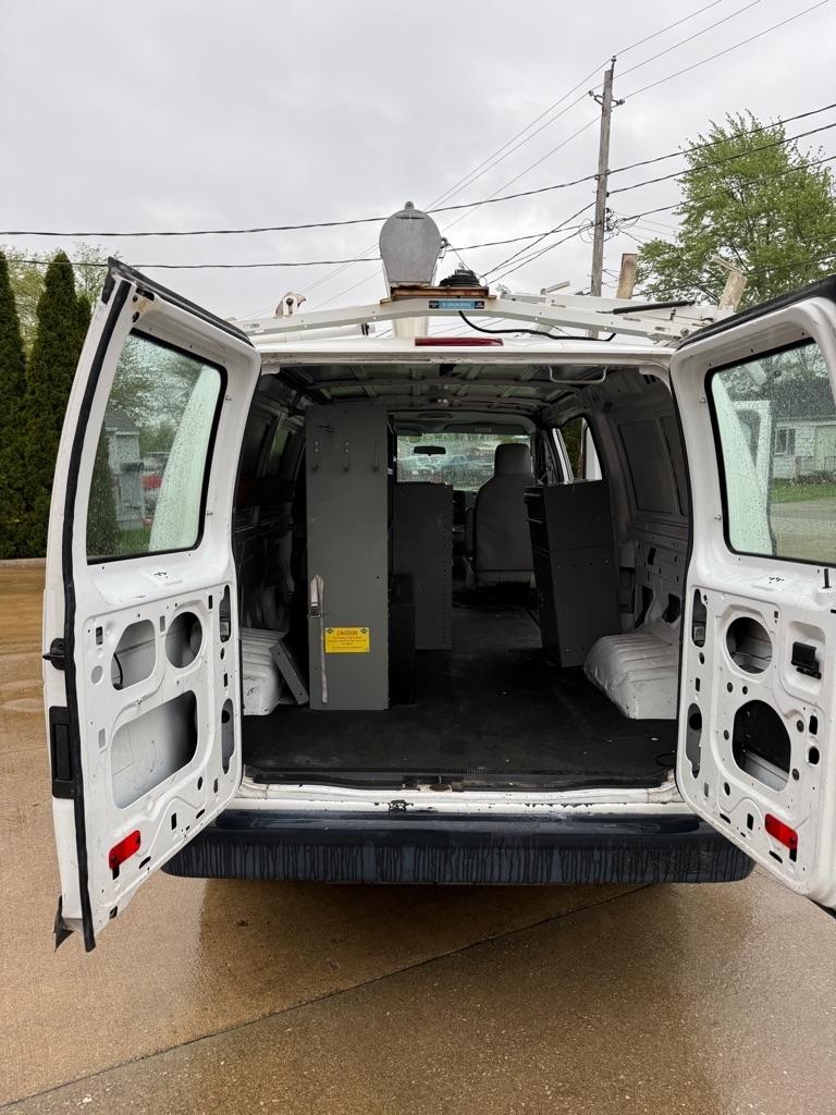 Ford Econoline E-250 2010