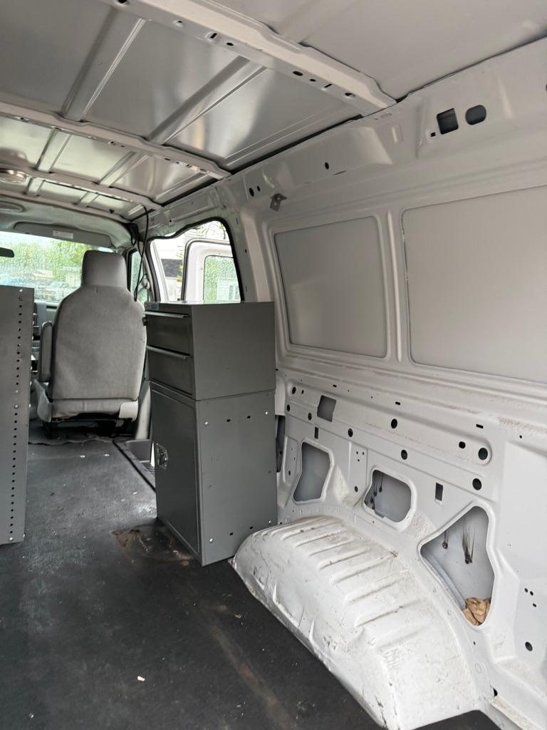 Ford Econoline E-250 2010