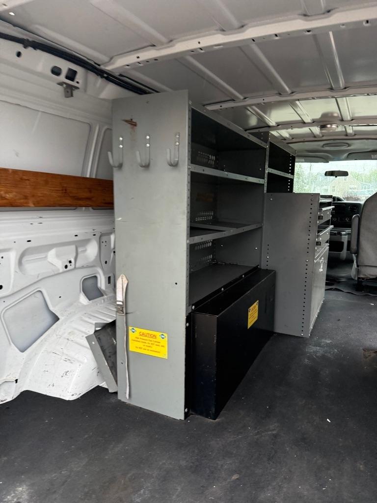 Ford Econoline E-250 2010