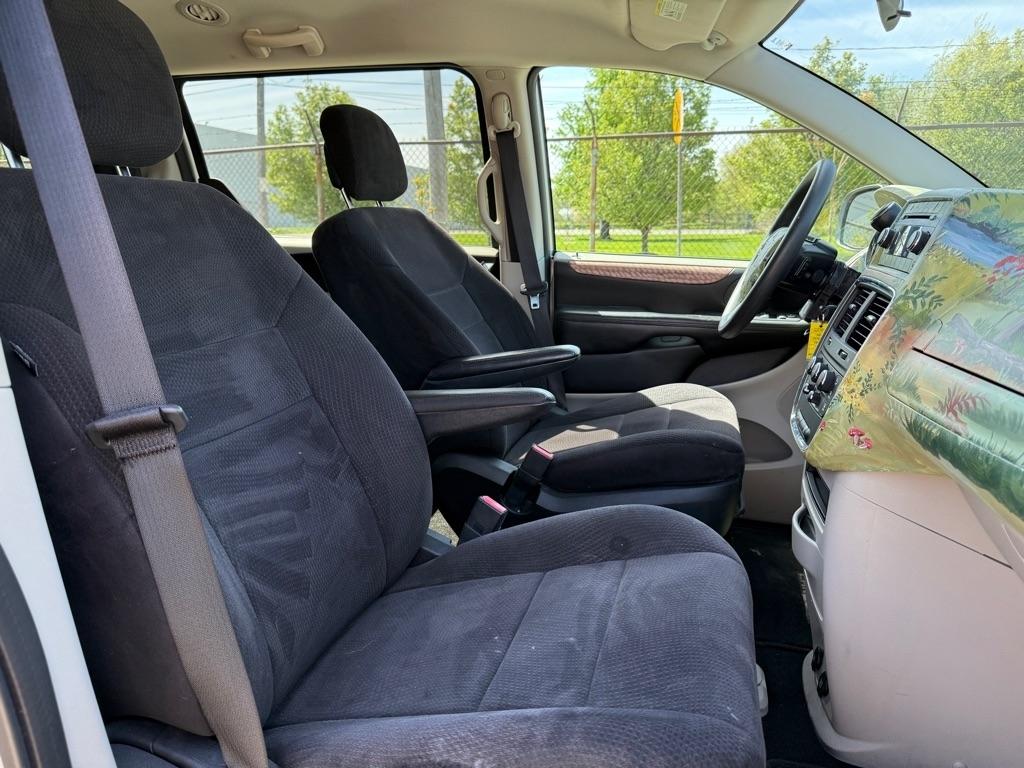 Dodge Grand Caravan Express 2011