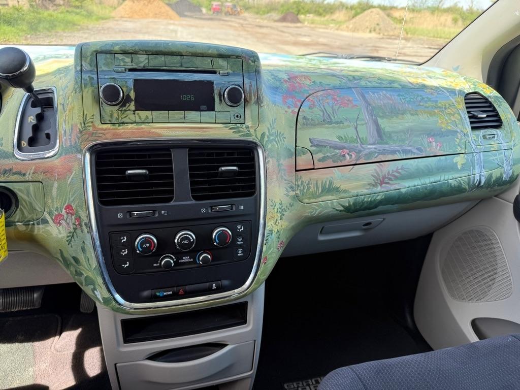 Dodge Grand Caravan Express 2011