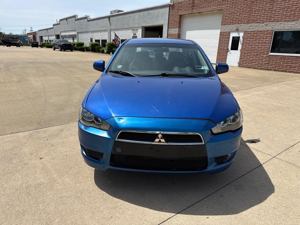 Mitsubishi Lancer ES 2012