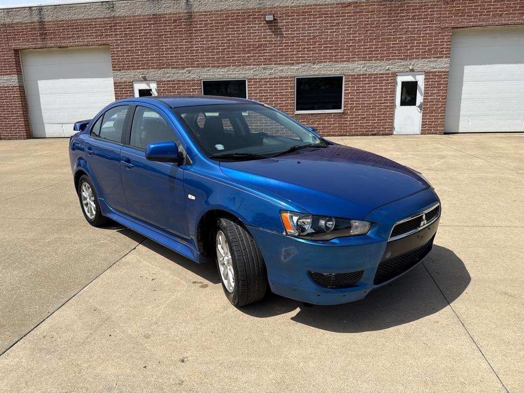 Mitsubishi Lancer ES 2012