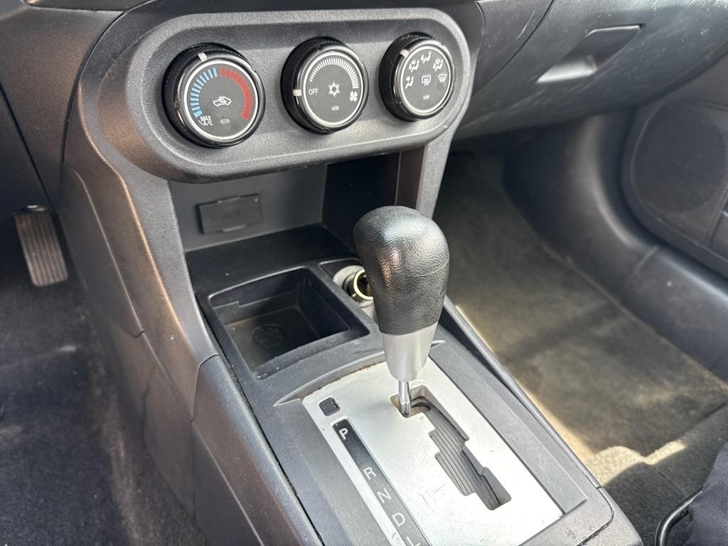 Mitsubishi Lancer ES 2012