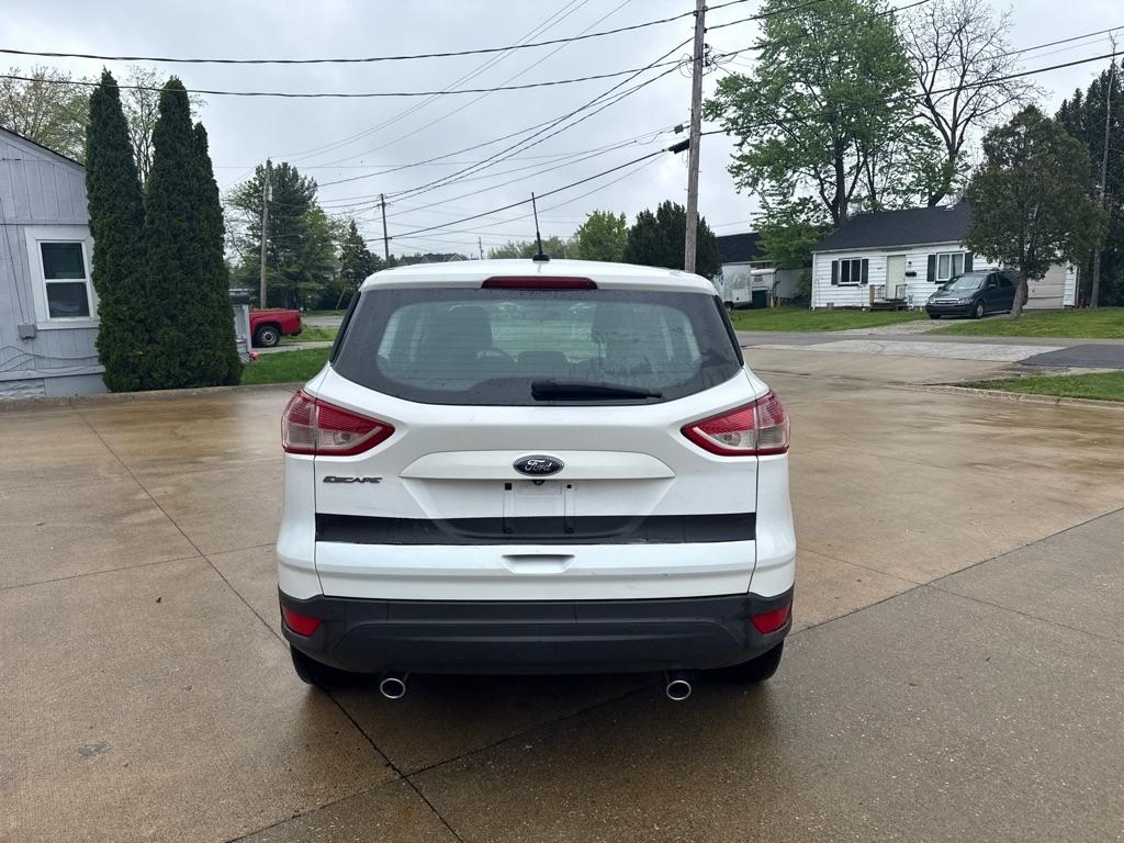 Ford Escape S FWD 2014
