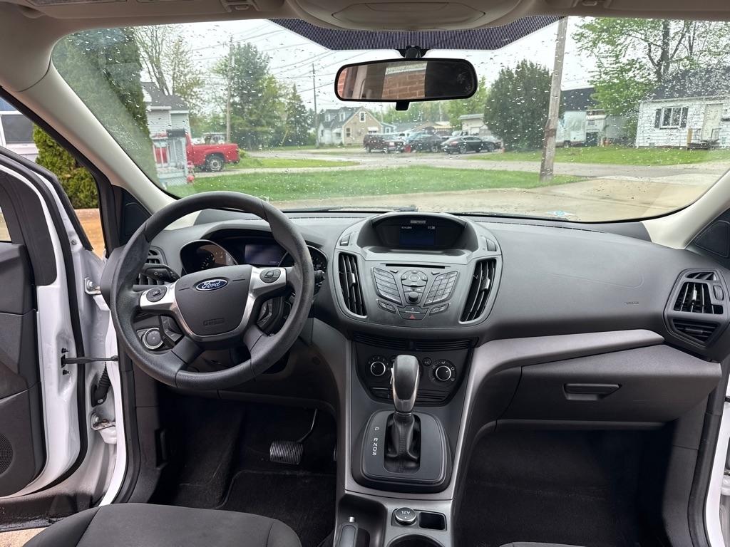 Ford Escape S FWD 2014