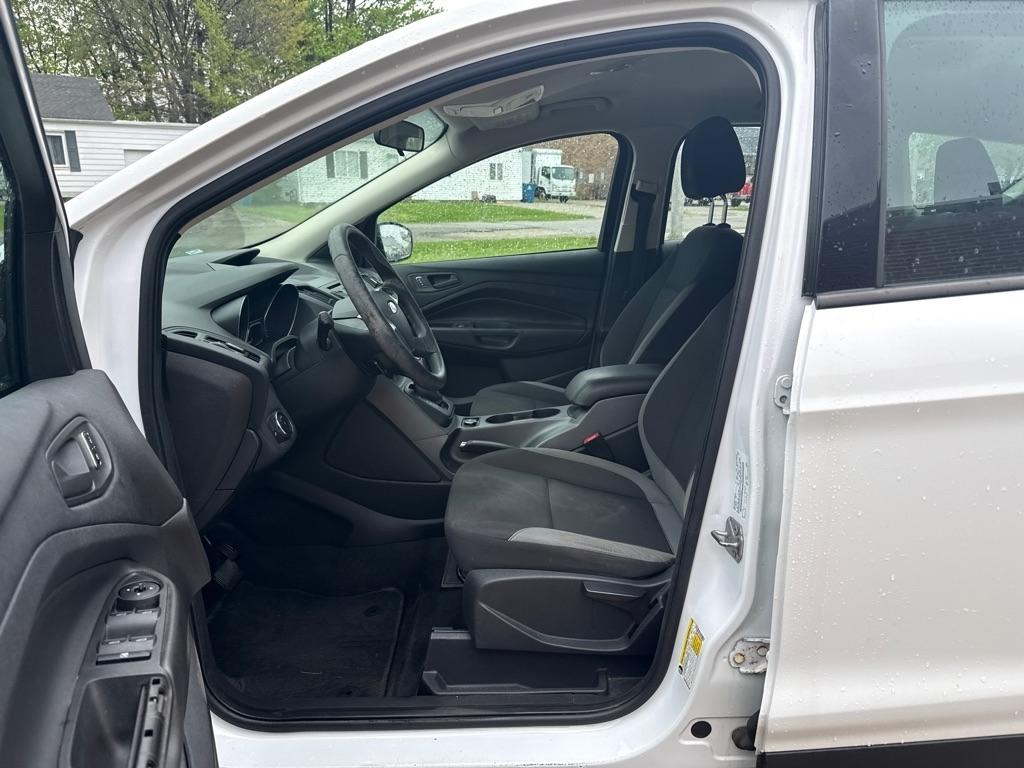 Ford Escape S FWD 2014