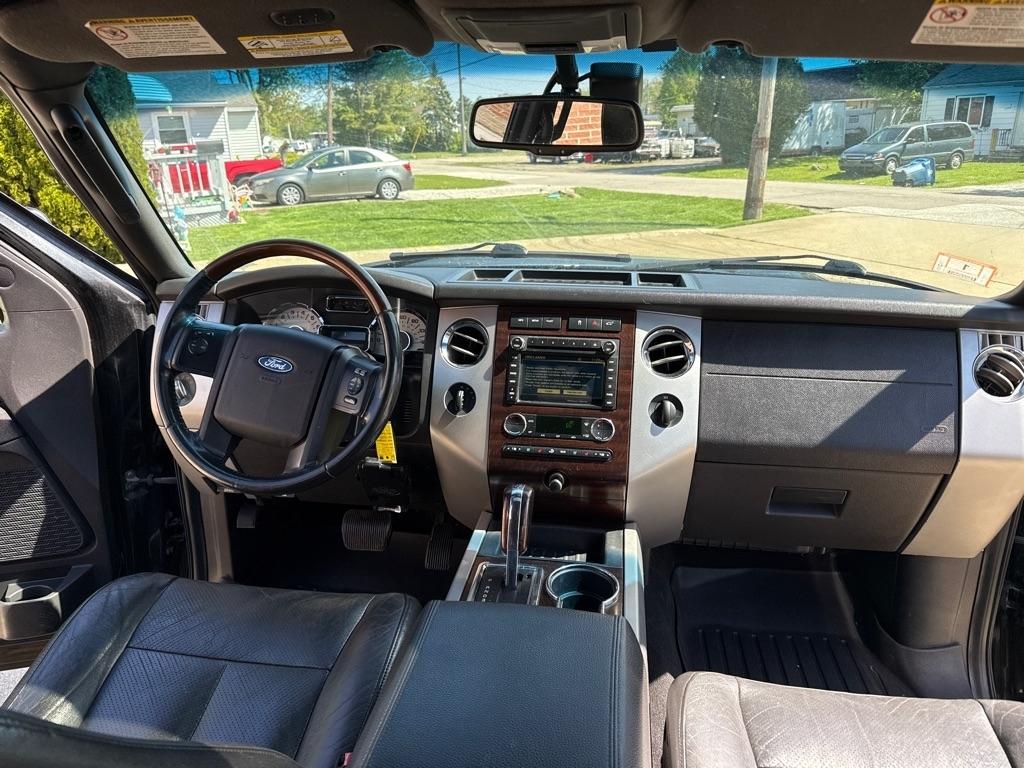 Ford Expedition EL Limited 4WD 2010