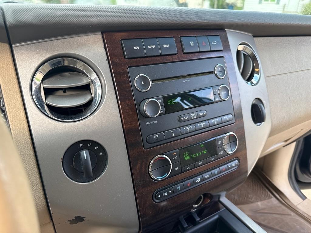Ford Expedition XLT 4WD 2014