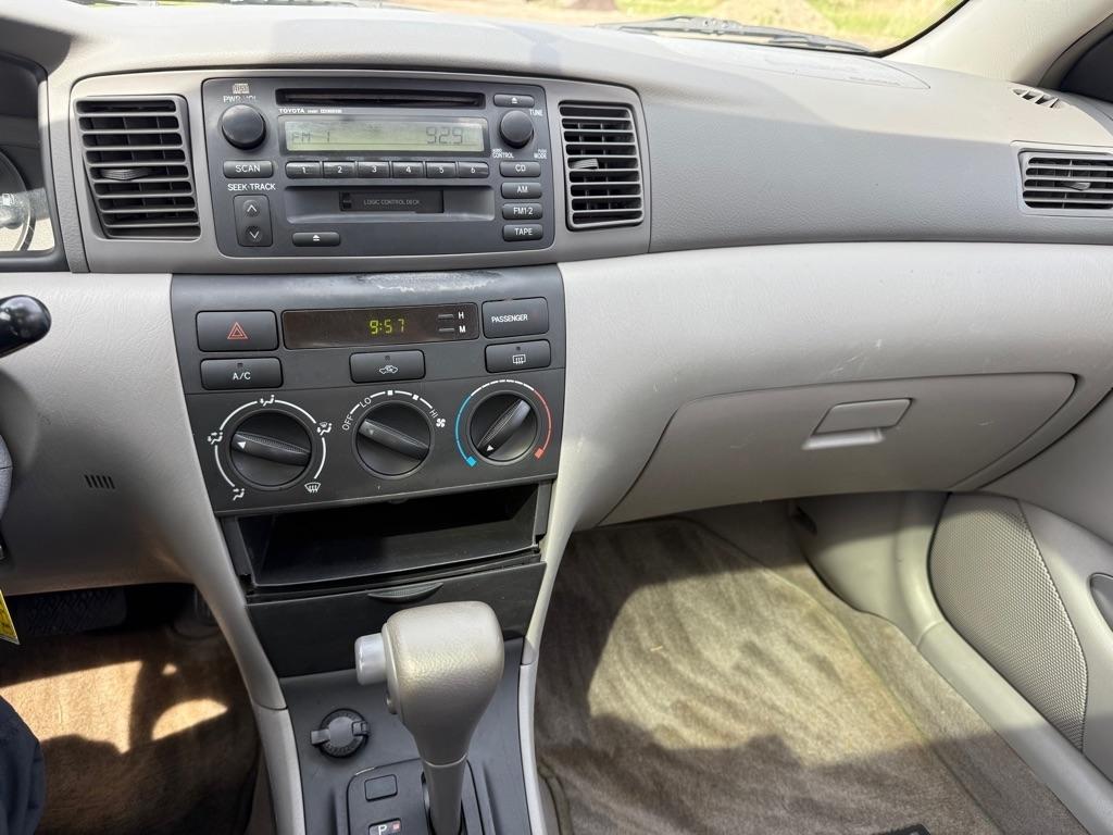 Toyota Corolla CE 2003