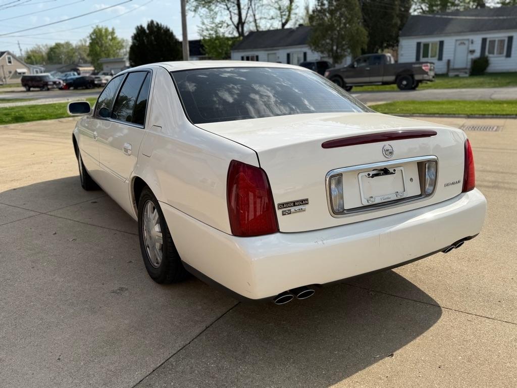 Cadillac DeVille Sedan 2004