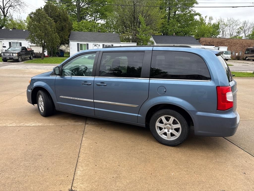 Chrysler Town & Country Touring 2012