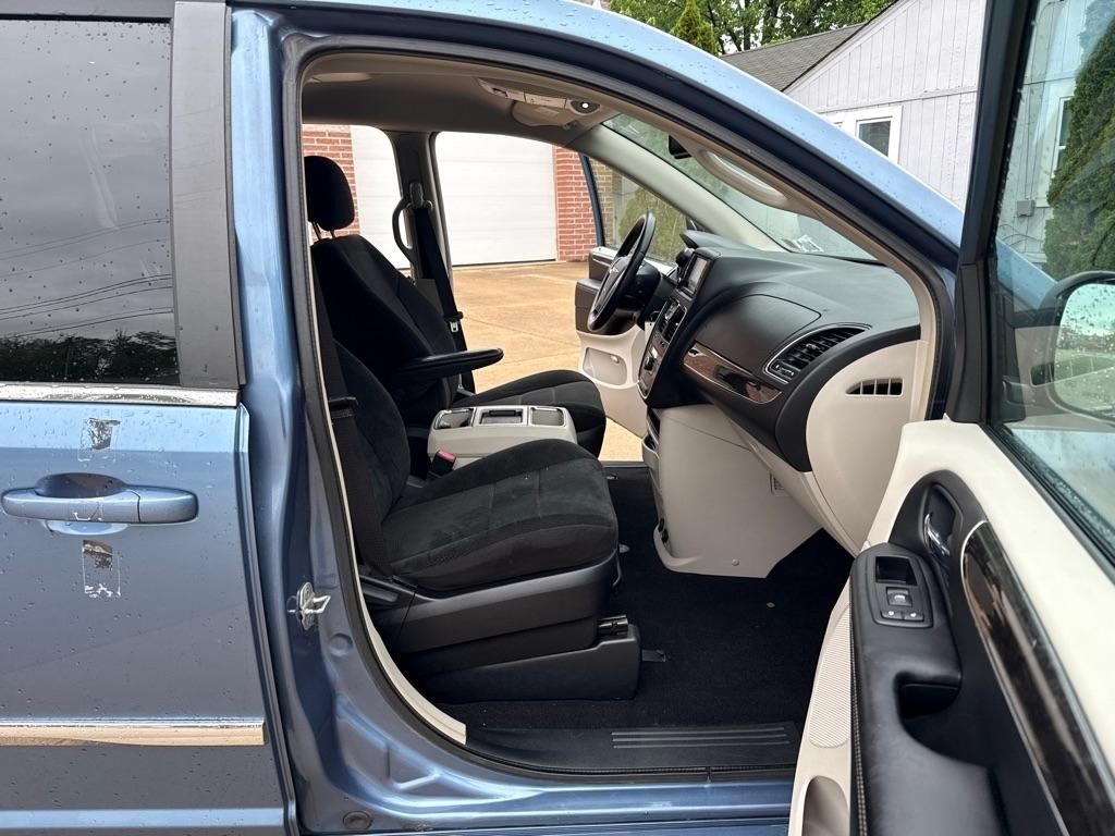 Chrysler Town & Country Touring 2012