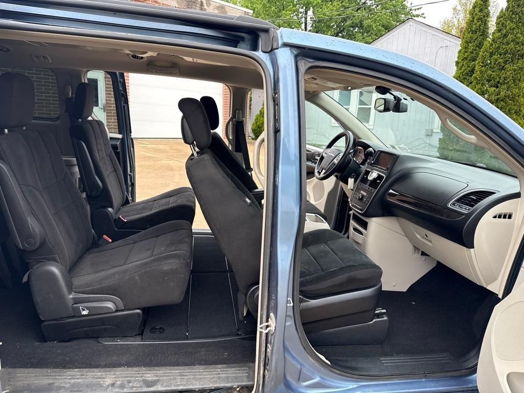Chrysler Town & Country Touring 2012