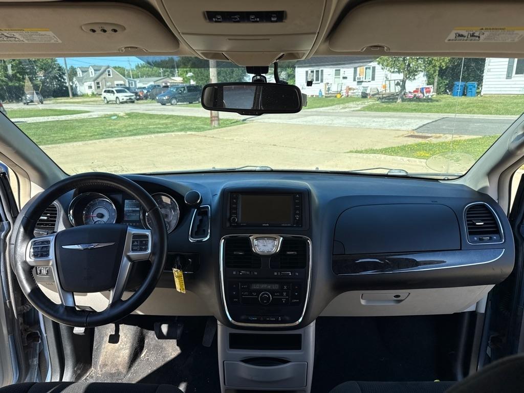 Chrysler Town & Country Touring 2012