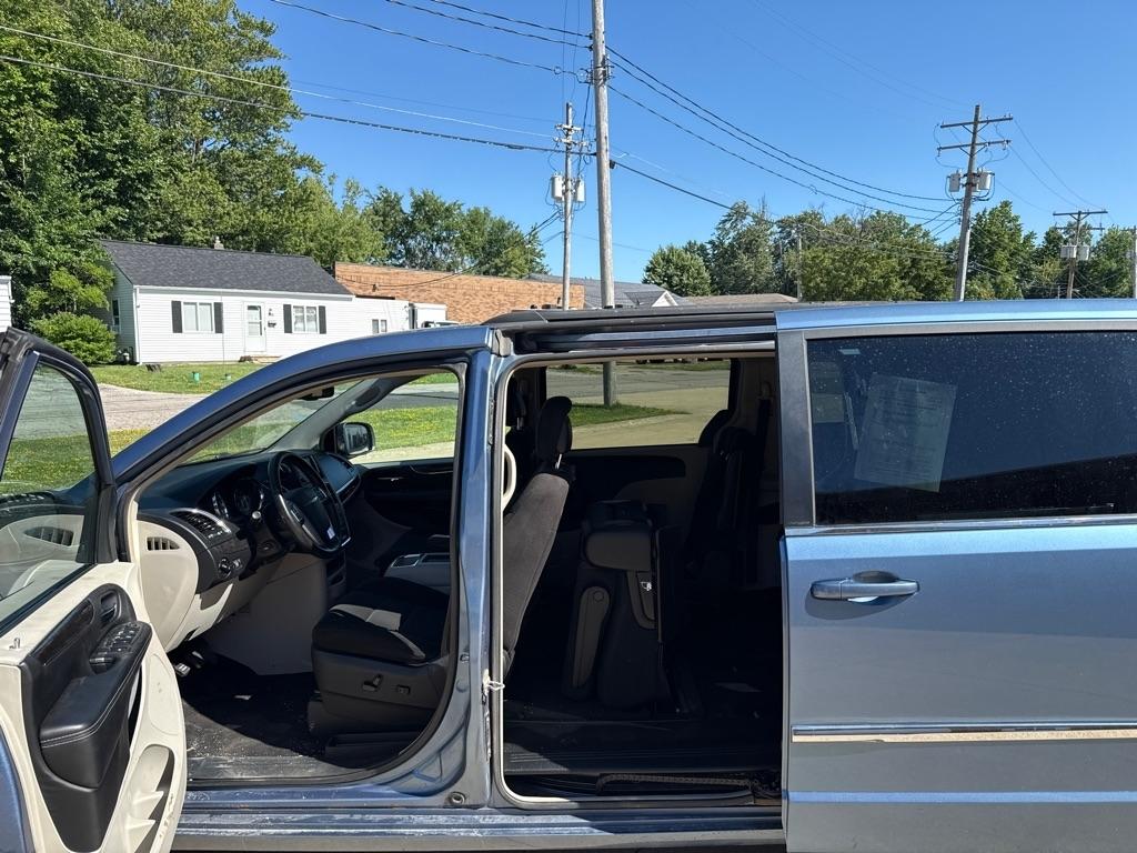 Chrysler Town & Country Touring 2012