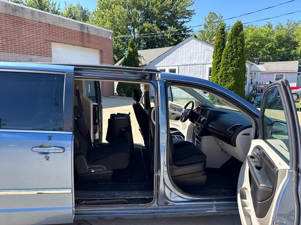 Chrysler Town & Country Touring 2012