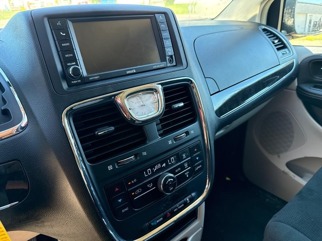 Chrysler Town & Country Touring 2012