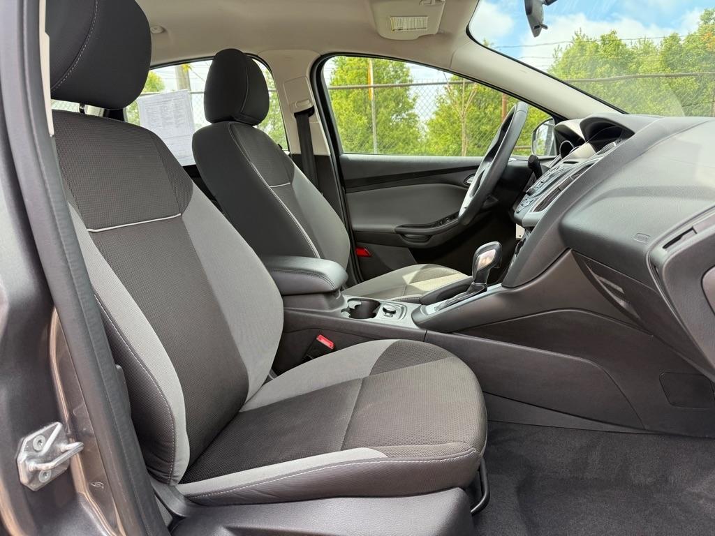 Ford Focus SE Sedan 2014
