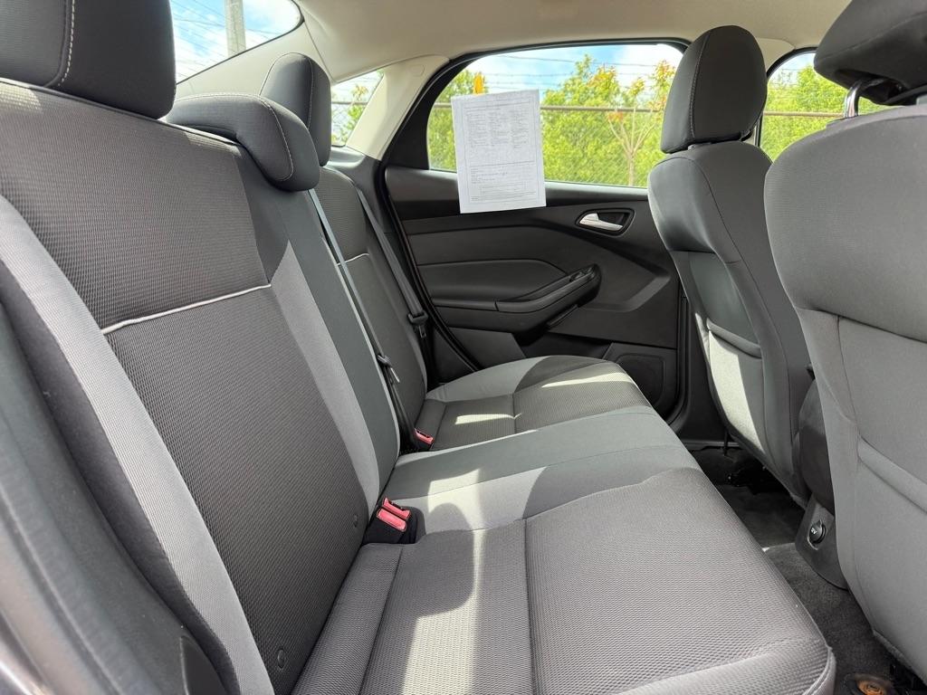 Ford Focus SE Sedan 2014