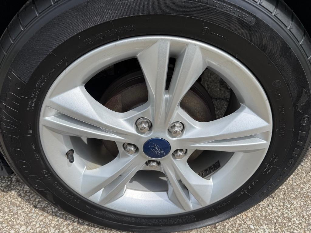 Ford Focus SE Sedan 2014