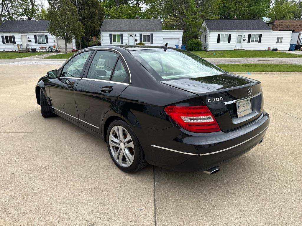 Mercedes-Benz C-Class C300 4MATIC Sport Sedan 2012