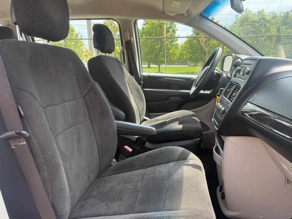 Dodge Grand Caravan SE 2012