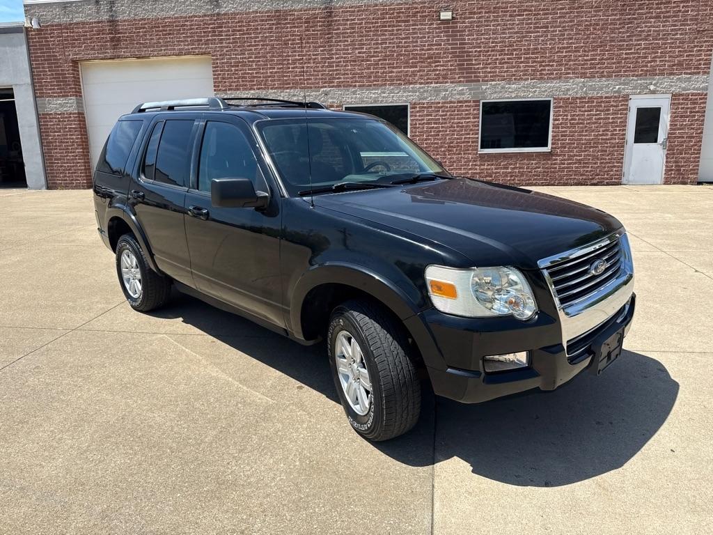 Ford Explorer XLT 4.0L 4WD 2010
