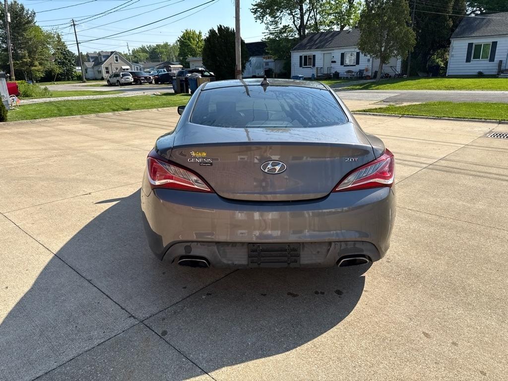 Hyundai Genesis Coupe 2.0T Auto 2013