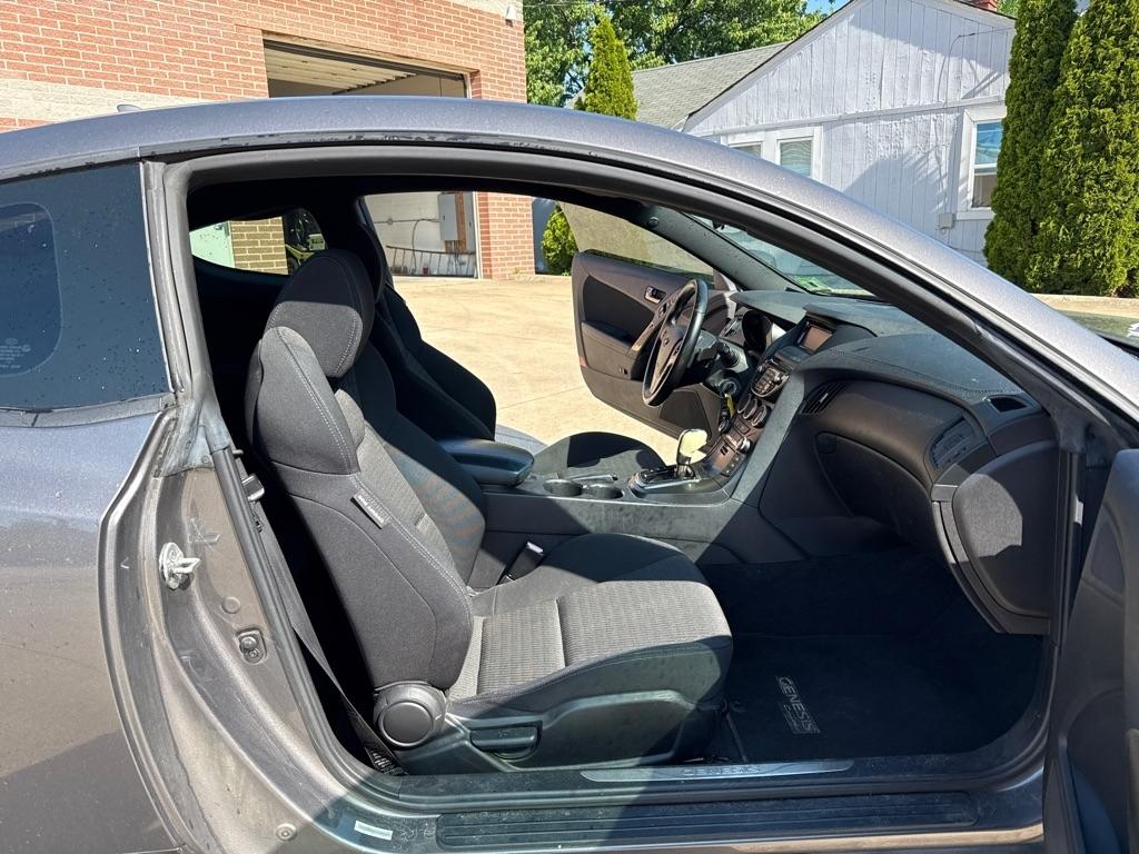 Hyundai Genesis Coupe 2.0T Auto 2013