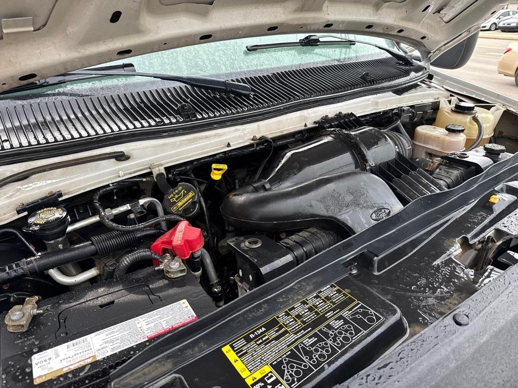 Ford Econoline E-150 2010