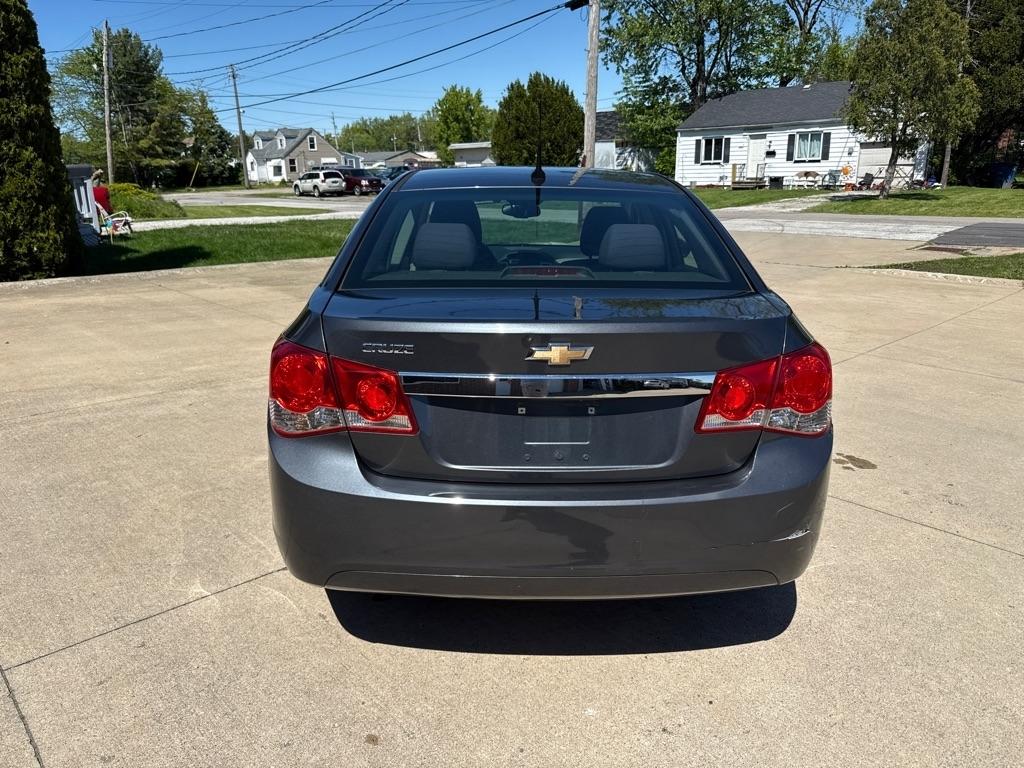 Chevrolet Cruze LS Auto 2013