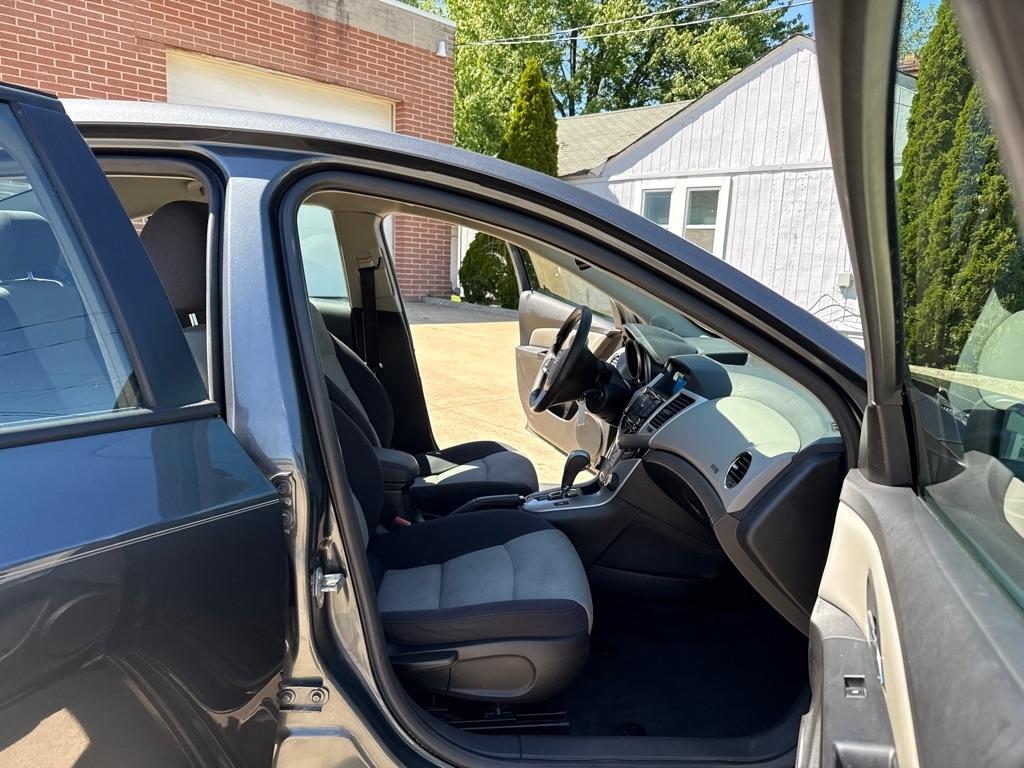 Chevrolet Cruze LS Auto 2013