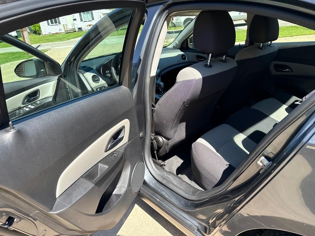 Chevrolet Cruze LS Auto 2013