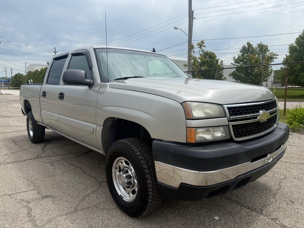 Chevrolet Silverado 2500HD LS Crew Cab 4WD 2006