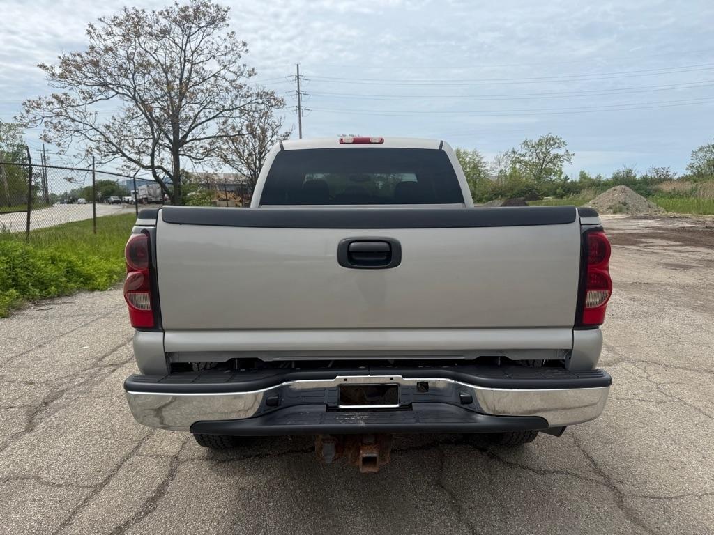 Chevrolet Silverado 2500HD LS Crew Cab 4WD 2006