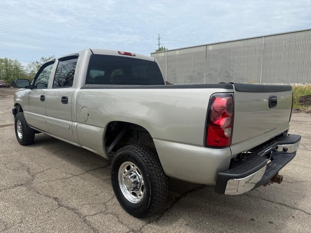 Chevrolet Silverado 2500HD LS Crew Cab 4WD 2006