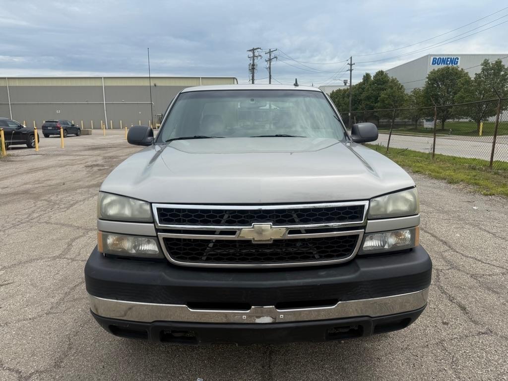 Chevrolet Silverado 2500HD LS Crew Cab 4WD 2006